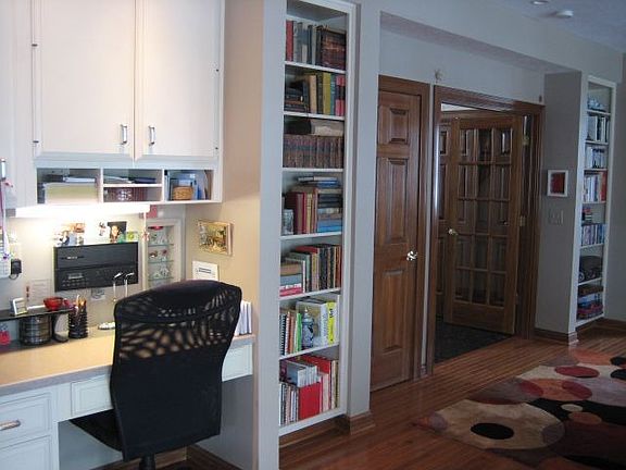 Kitchen built-in desk