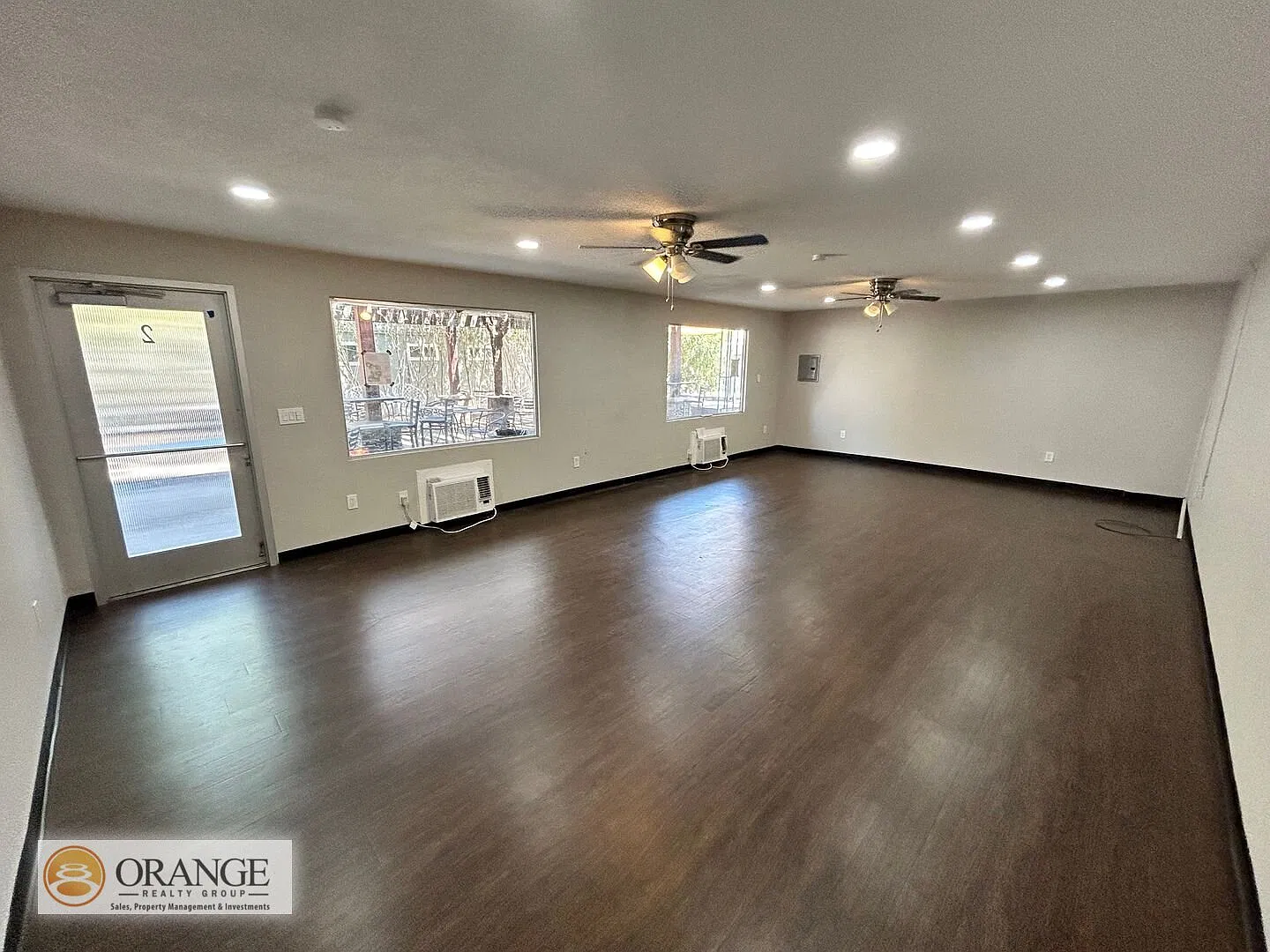 Commercial Property Available in Las Vegas Arts District!- Enjoy 1 Month Free Rent! — Photo 3