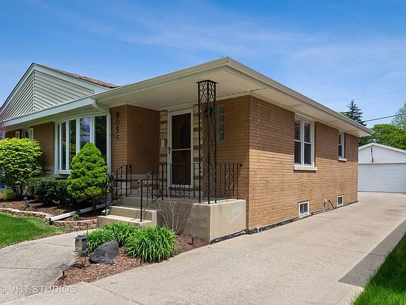 2nd image of 905 Community Dr