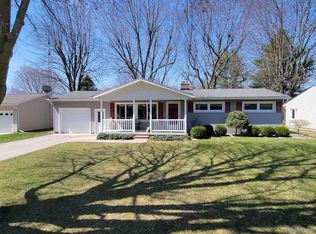 42 S Flower St, Croswell, MI 48422