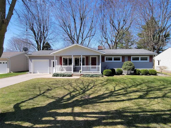 42 S Flower St, Croswell, MI 48422