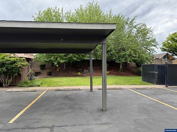 4th image of 2824 Newton Pl