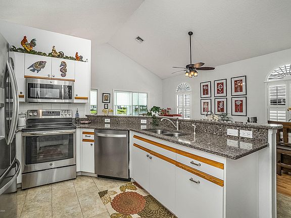 3rd image of 440 Plantation Dr