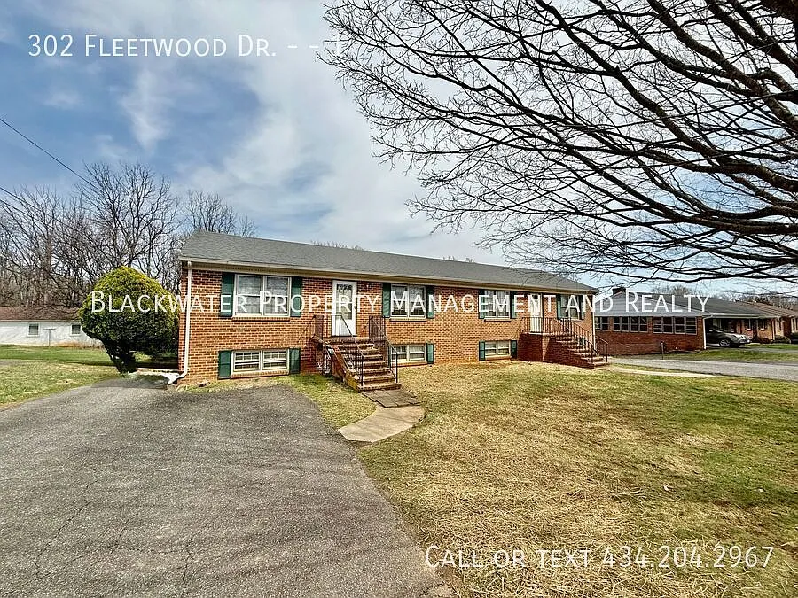 302 Fleetwood Dr #1