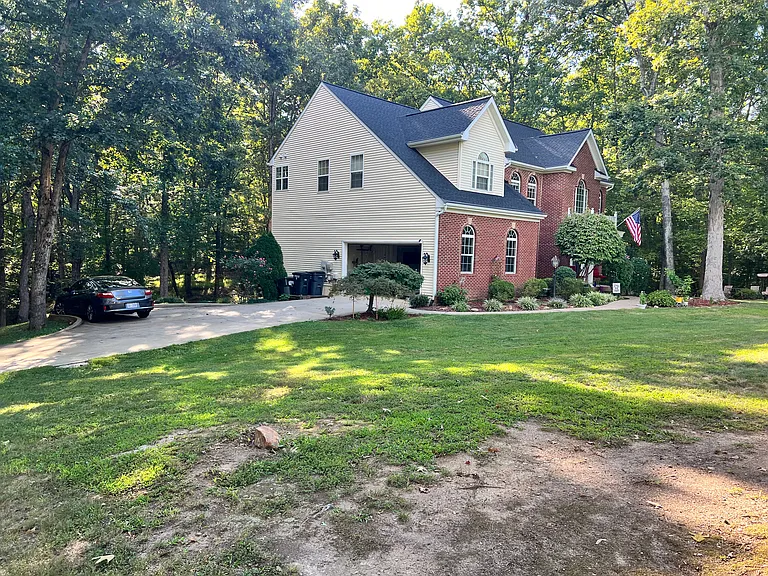 Pineview Rd — Photo 21