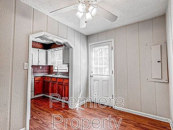 4th image of 7111 NE 52nd St