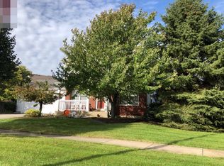 1950 Colchester Ave, Hoffman Estates, IL 60192