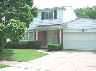 23414 N Colonial Ct, Saint Clair Shores, MI 48080