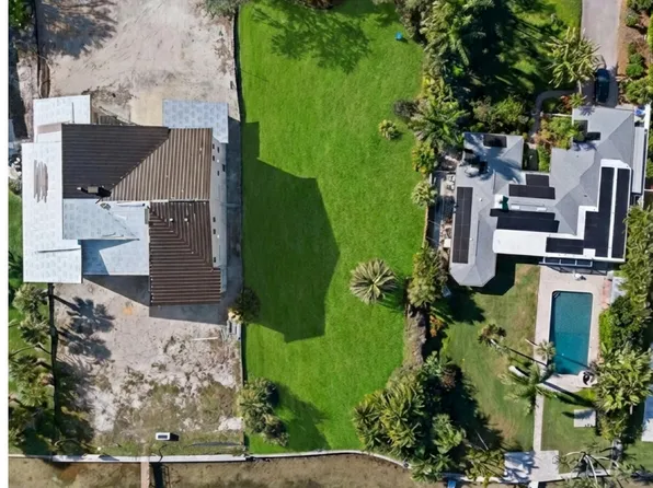 6100 BAHAMA SHORES Drive S, St. Petersburg, FL 33705