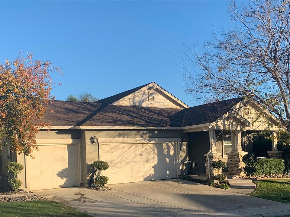 1st image of 208 Waters Edge Dr