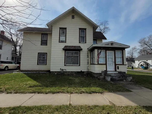 322 West St, Three Rivers, MI 49093