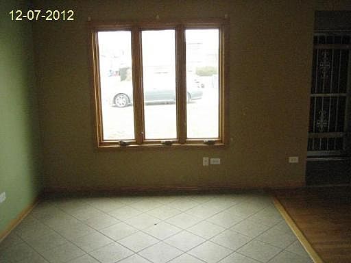 5th image of 10415 Montana Ave