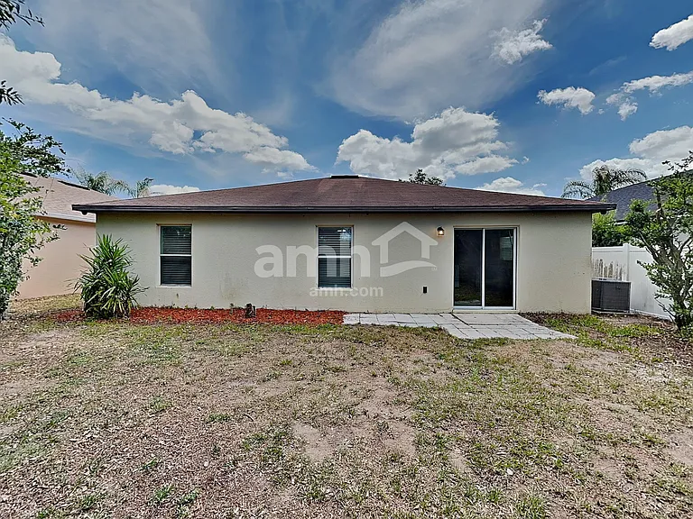 1733 Strathmore Cir — Photo 17