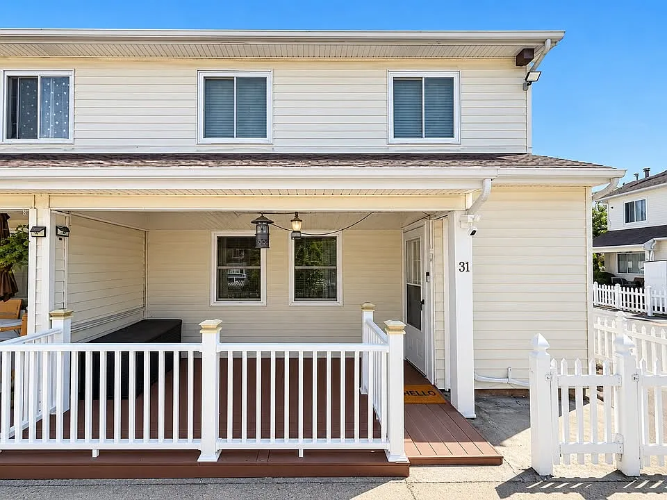 31 Greentree Ln