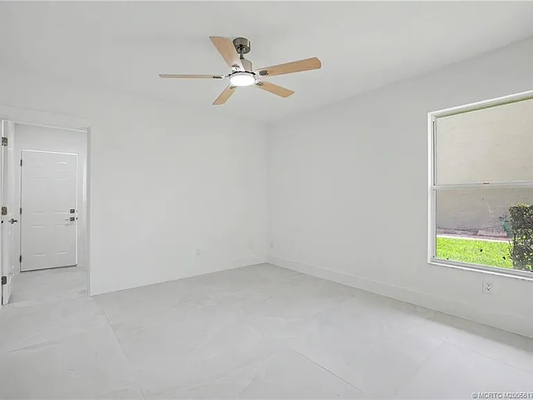 4618 Ashton Ct — Photo 18
