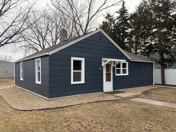 708 S Davison St, Mitchell, SD 57301
