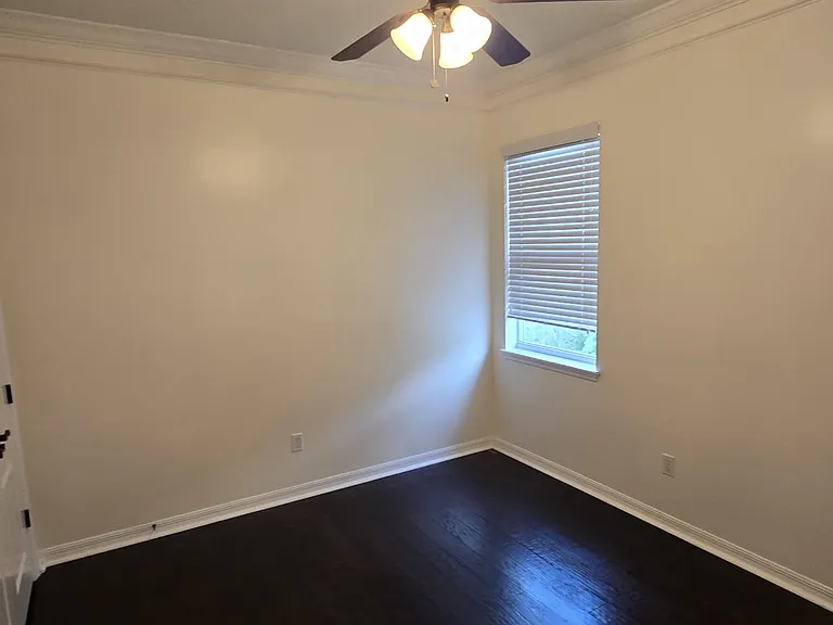 1523 Hanks Ave — Photo 42
