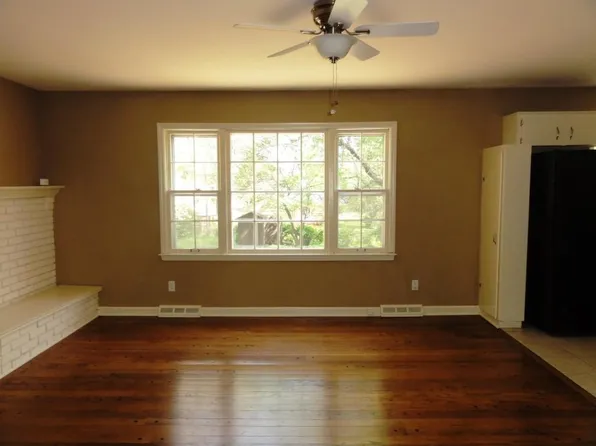 8408 E 85th Ter, Raytown, MO 64138