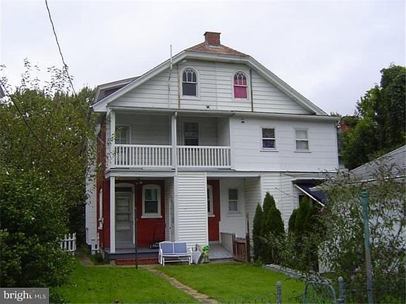 3rd image of 1530 Delaware Ave
