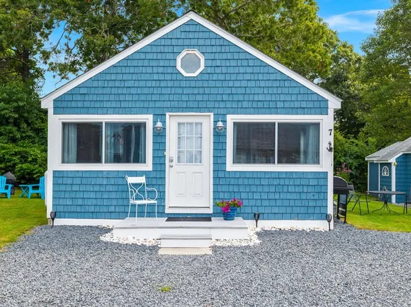 51 Canal St #7, Buzzards Bay, MA 02532