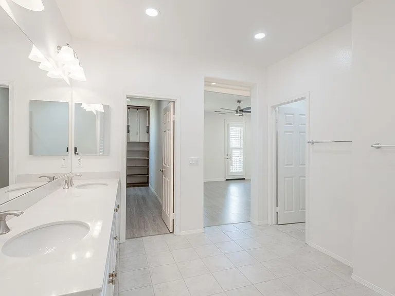 16220 Retreat Ct — Photo 41