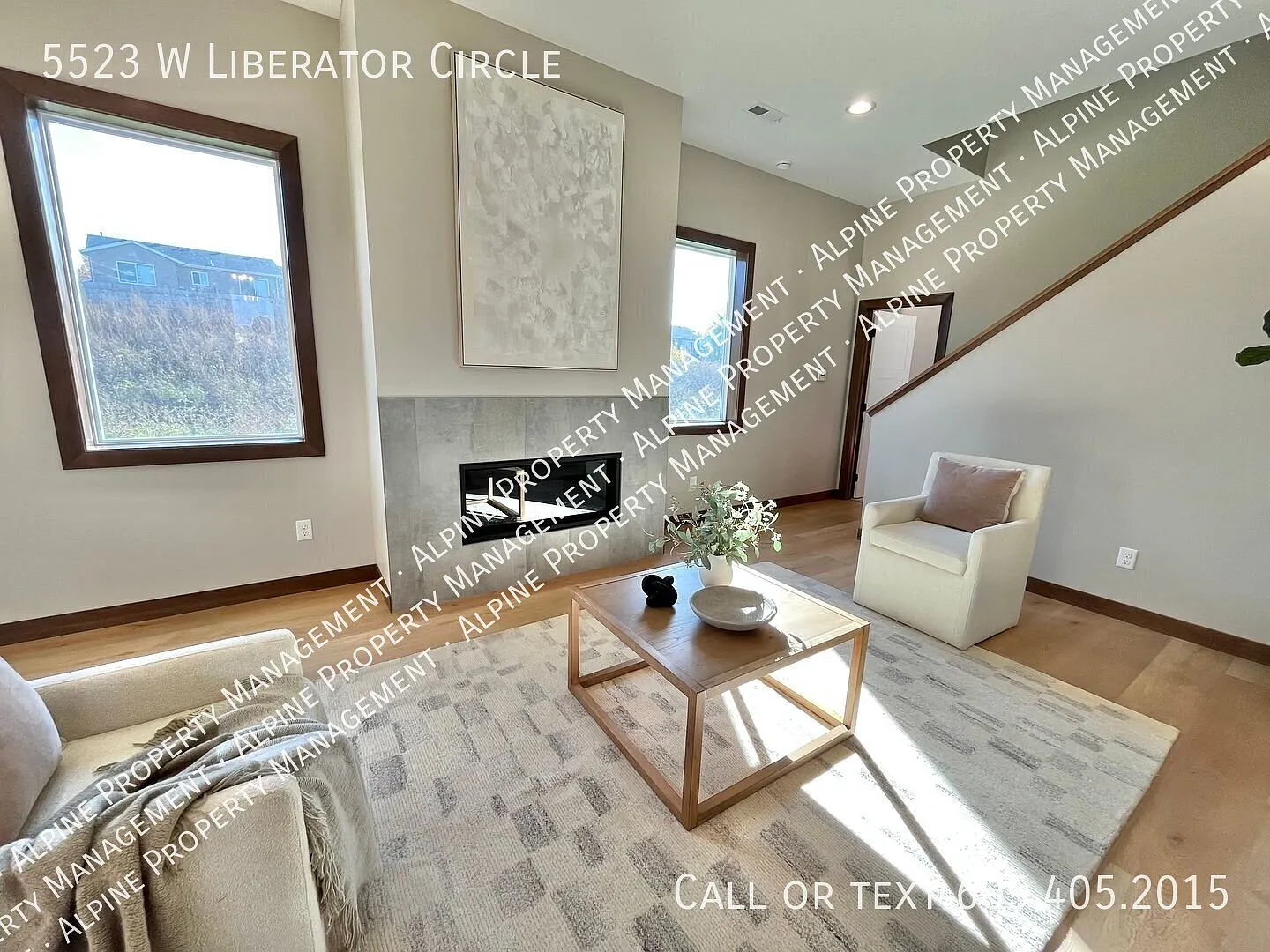 Stunning 5 Bed/2.5 Bath Twinhome! — Photo 1