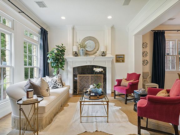 5th image of 2704 Amherst Ave