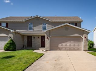 2722 Gill St, Bloomington, IL