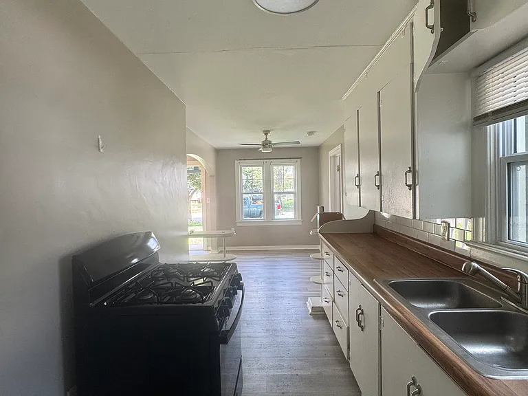 1508 S Saint Francis Ave — Photo 6