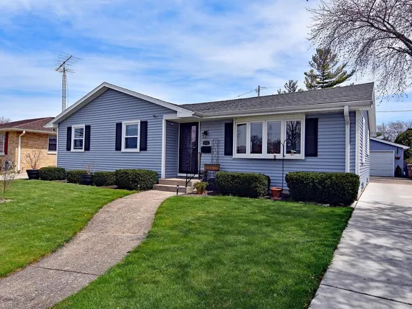 8645 33rd AVENUE, Kenosha, WI 53142