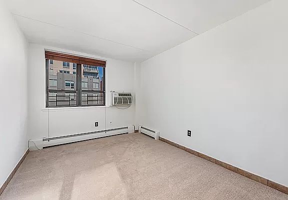 5th image of 220 Manhattan Ave APT 6K