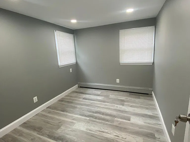 25 Newport Ave — Photo 11