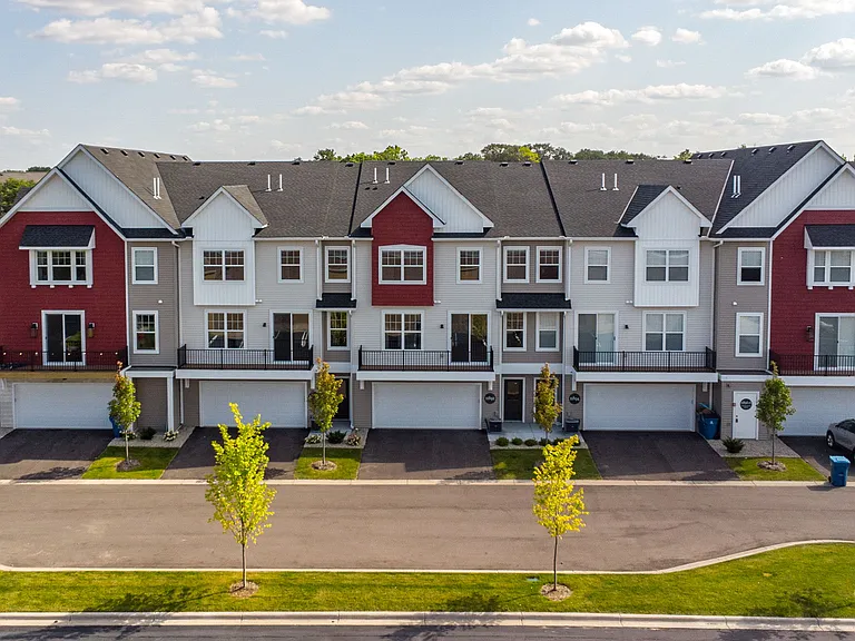 Field and Grove Townhomes of Champlin — Photo 88