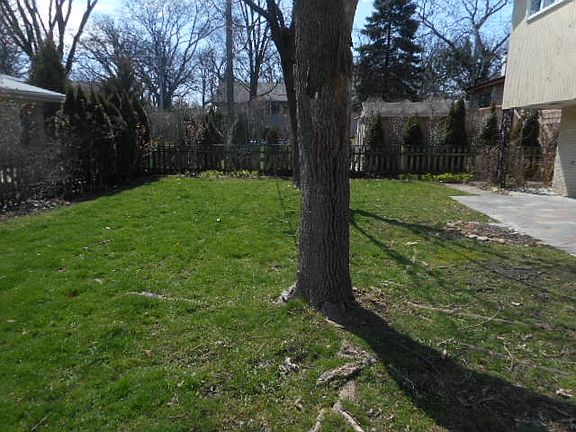 3rd image of 1924 Abbott Ct