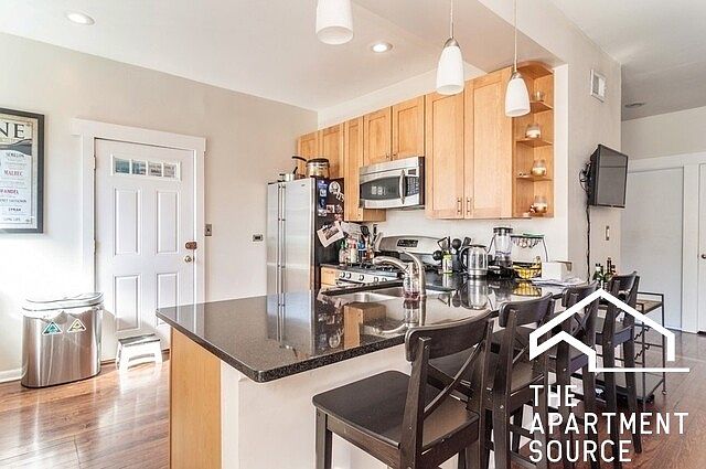 1st image of 1251 W Leland Ave Unit 3E