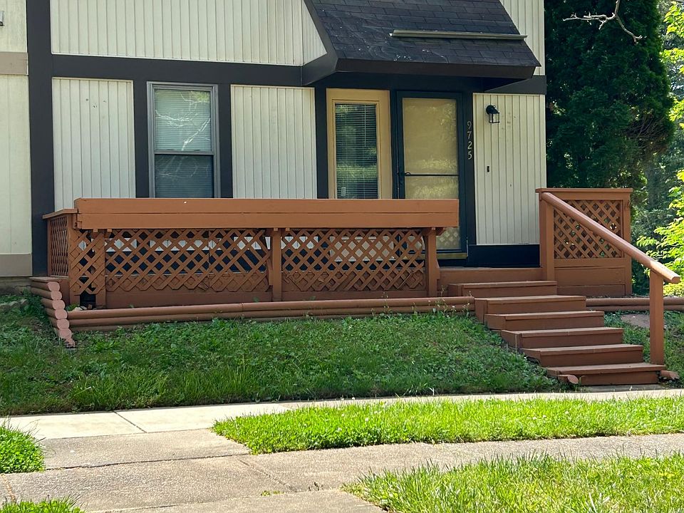 1st image of 9725 Ashbourn Dr