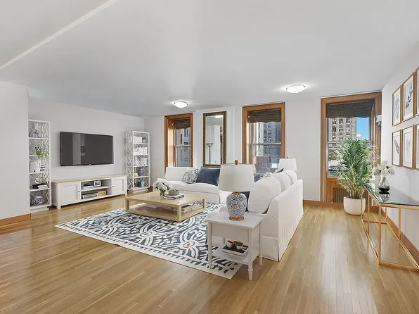 300 W 109th St APT 3LMR, New York, NY 10025