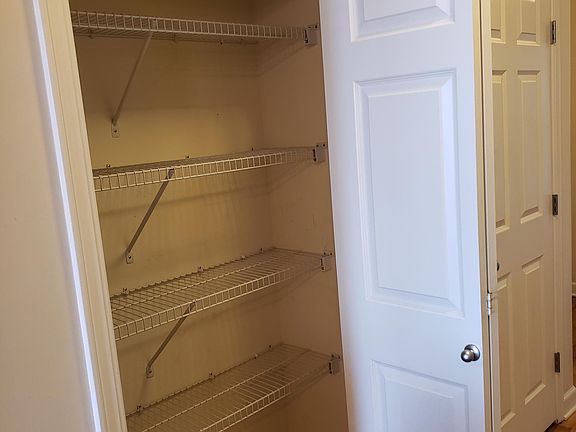 Kitchen pantry