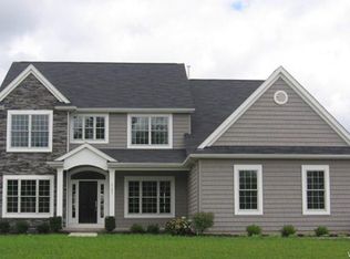 7286 Paddock Ridge Rd, North Tonawanda, NY 14120