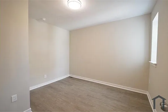 1933 E Albert St — Photo 16