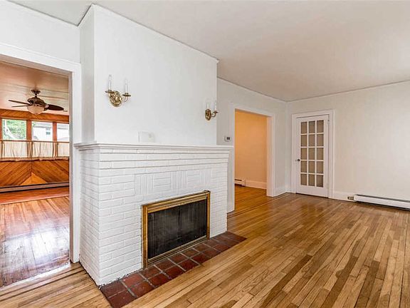 3rd image of 104 Willow Ave