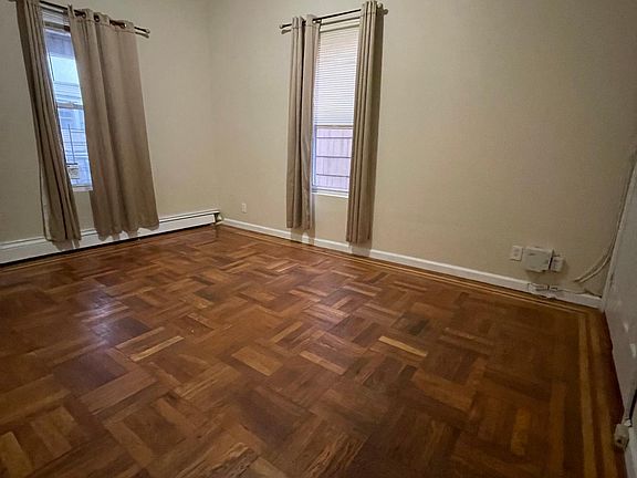 4th image of 1720 Melville St #2