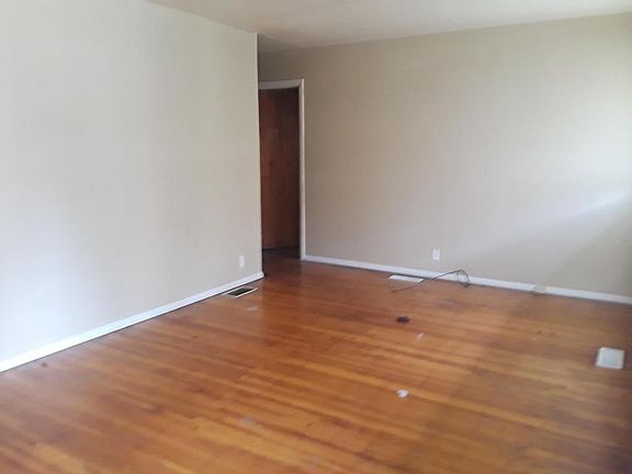 5th image of 4163 N Grand Ave