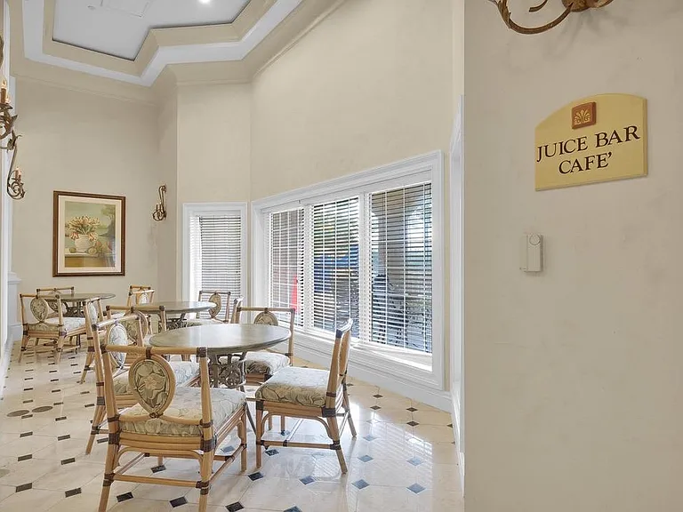 400 E Bay St #Penthouse 4 — Photo 42