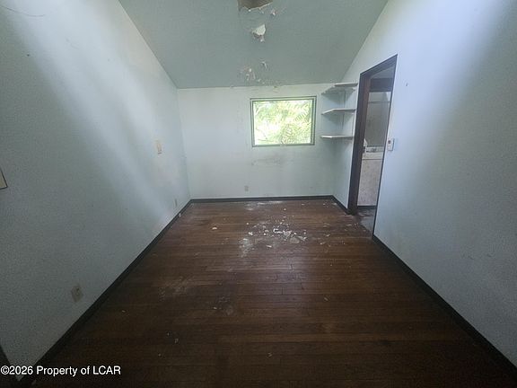 3rd image of 980 Fox Rd
