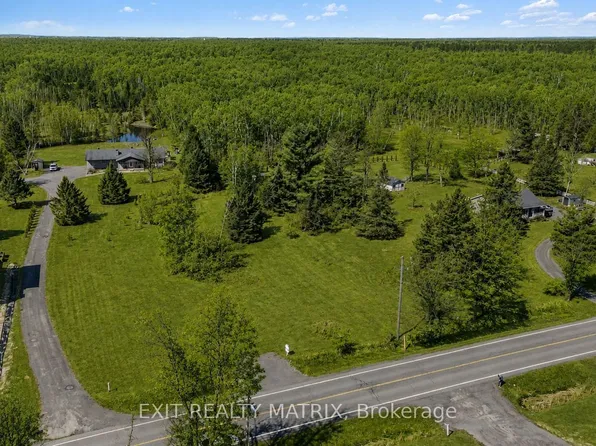 2080 Bouvier Rd, Clarence Rockland, ON K0A 1N0