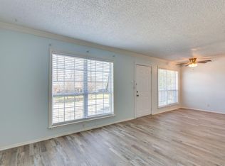 411 S Dooley St APT 202, Grapevine, TX 76051