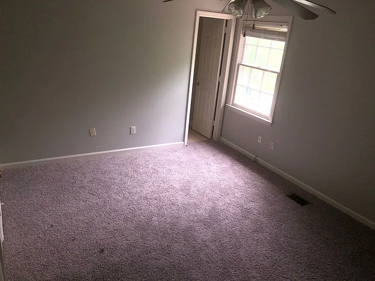 906 Hammack Dr — Photo 6