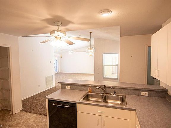 5th image of 18666 Spruce Dr E