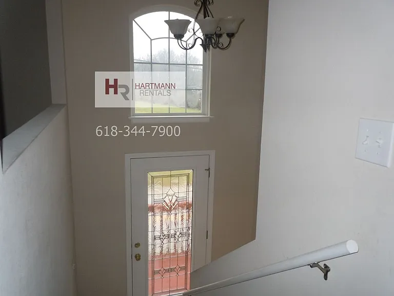 123 W Center St — Photo 2